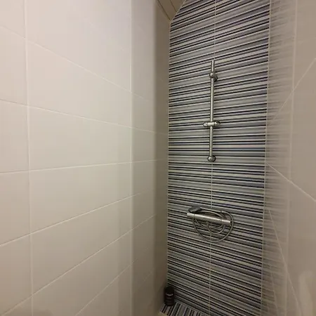 Bed & Breakfast Lesroses1680 3*