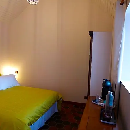 Bed and breakfast Lesroses1680