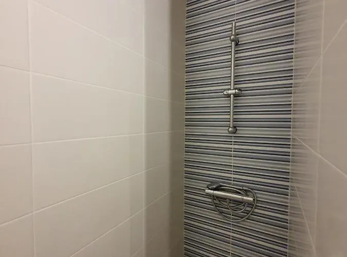 Nocleg ze śniadaniem Lesroses1680 3*